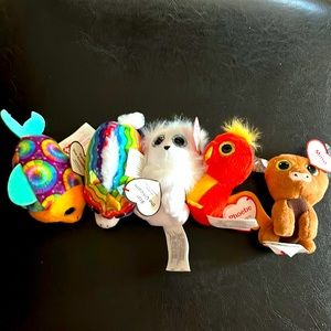 Bundle 🦄 at 8 for $25. Ty bundle of 5 with both fabric and paper tags.